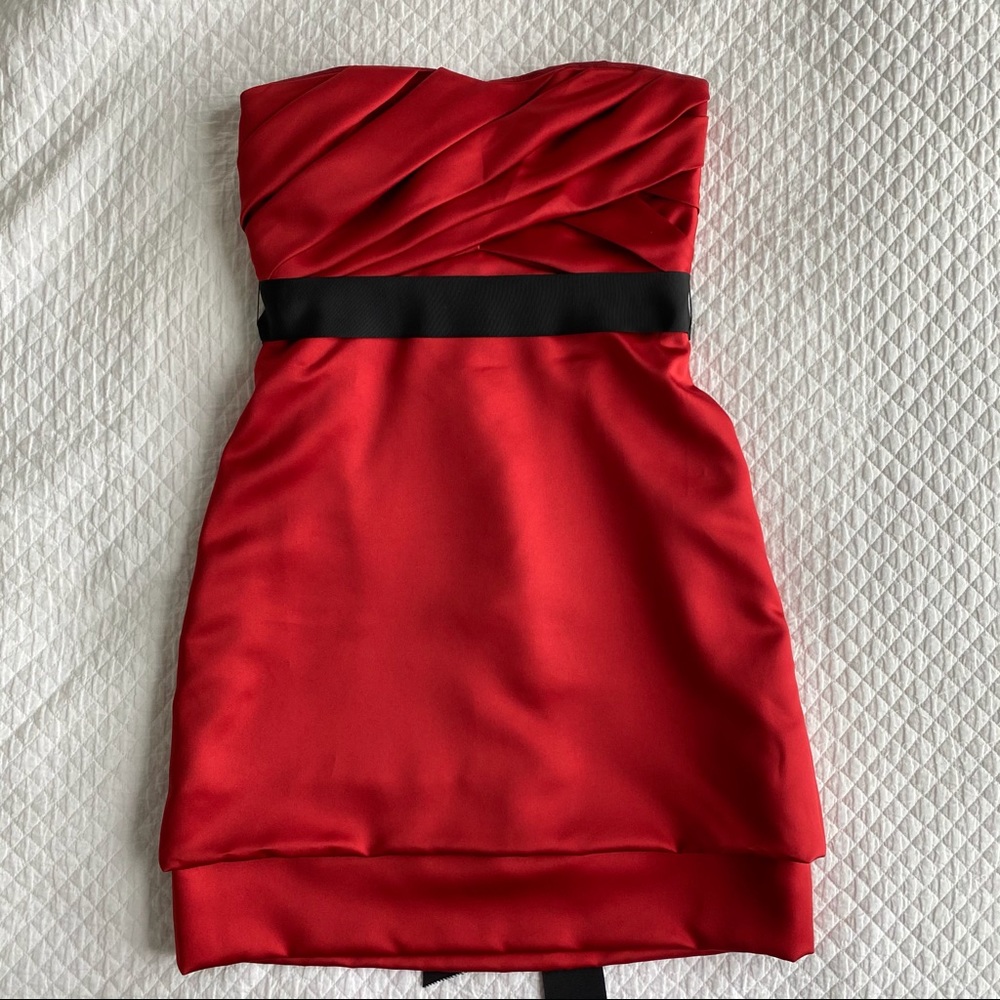 Vera Wang Satin Strapless Cocktail Dress